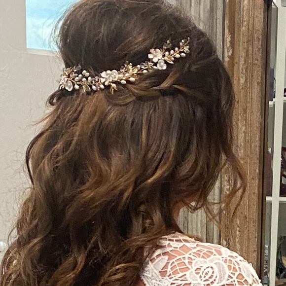 Boho Wedding Hair Halo, Long,Gold hair vine with matching Earrings - Picture 5 of 6